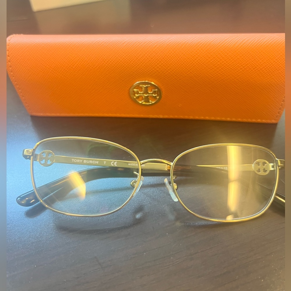 Tory Burch .50 reading glasses and case
